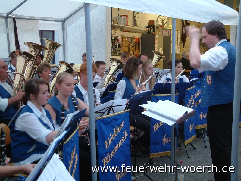 2012.04.30 Maibaumaufstellung 028.JPG